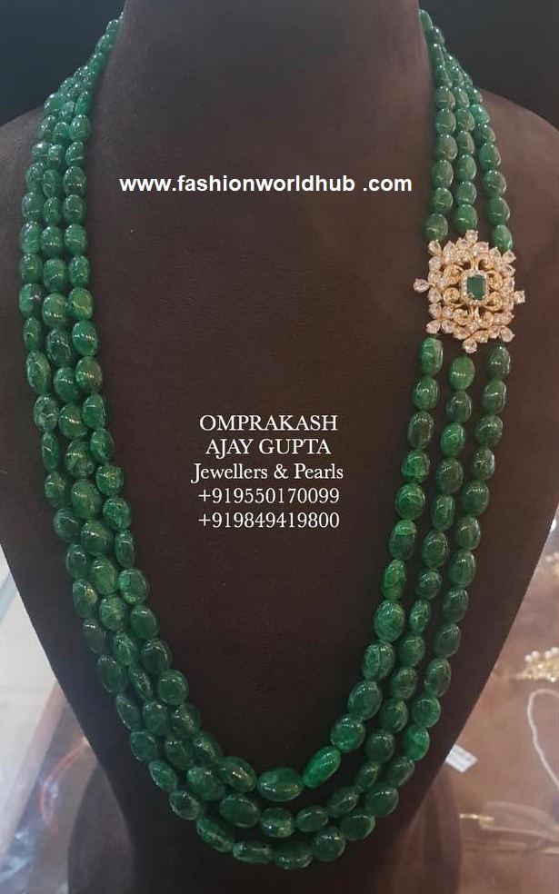 Emerald beads with side pendant 